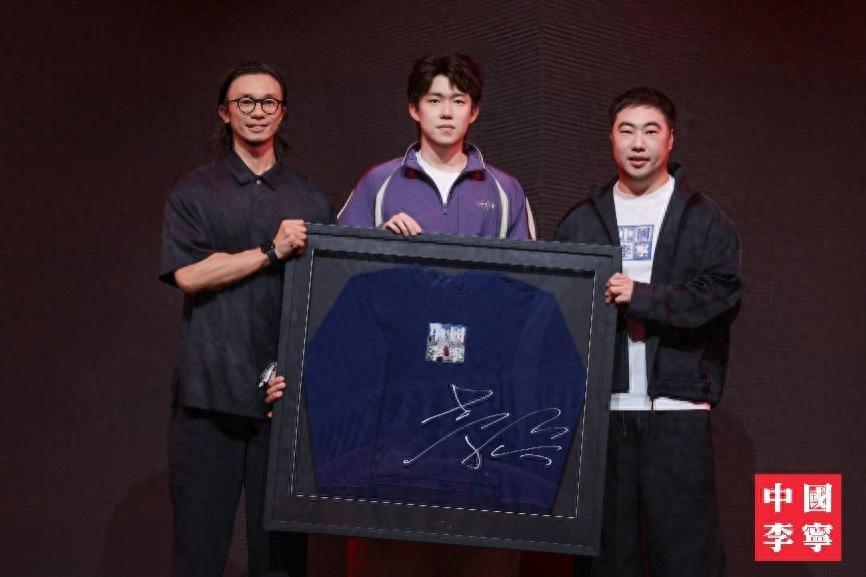 世俱杯竞猜APP-中国李宁「方印启新章」，携手王楚钦突破时尚运动新象限