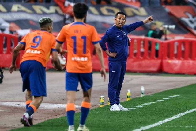 世俱杯买球官网-泰山开局又被打懵！5场丢13球 创队史中超最惨失利