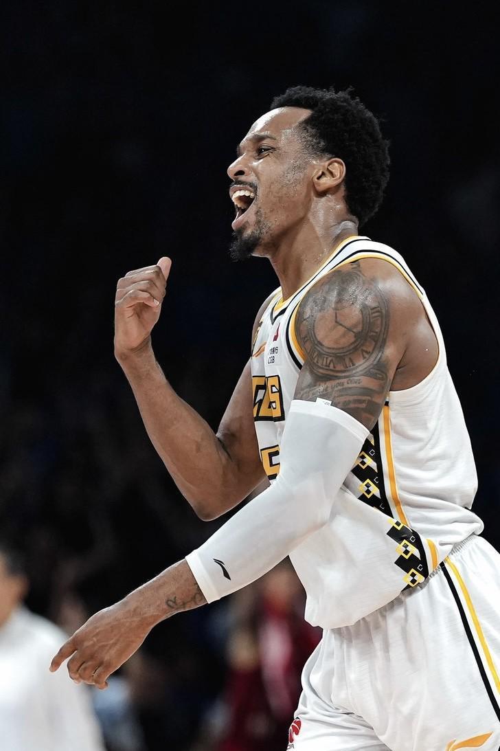 世俱杯投注APP-广厦总经理：布朗不愿放弃美国国籍，俱乐部也无力承担归化费