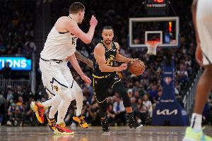 比尔-西蒙斯：希望你们能记住库里和约基奇在25年愚人节有多NB